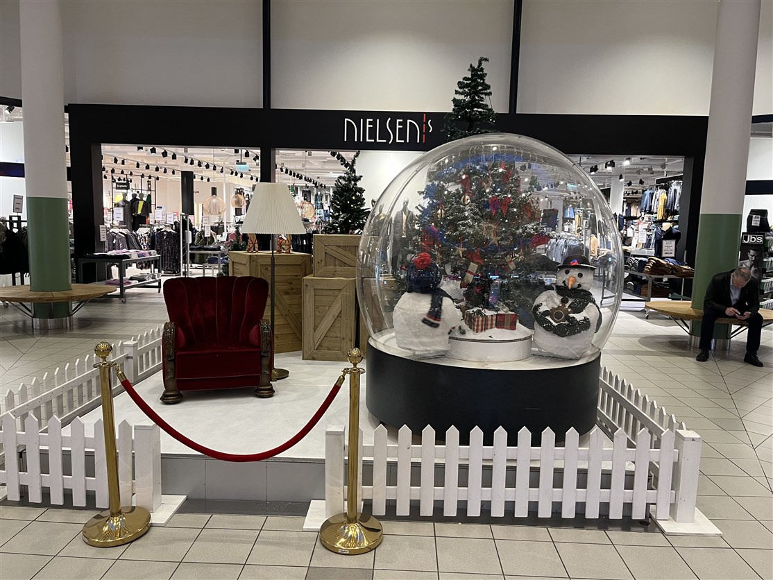 Område hvor børene kan møde Julemanden
*