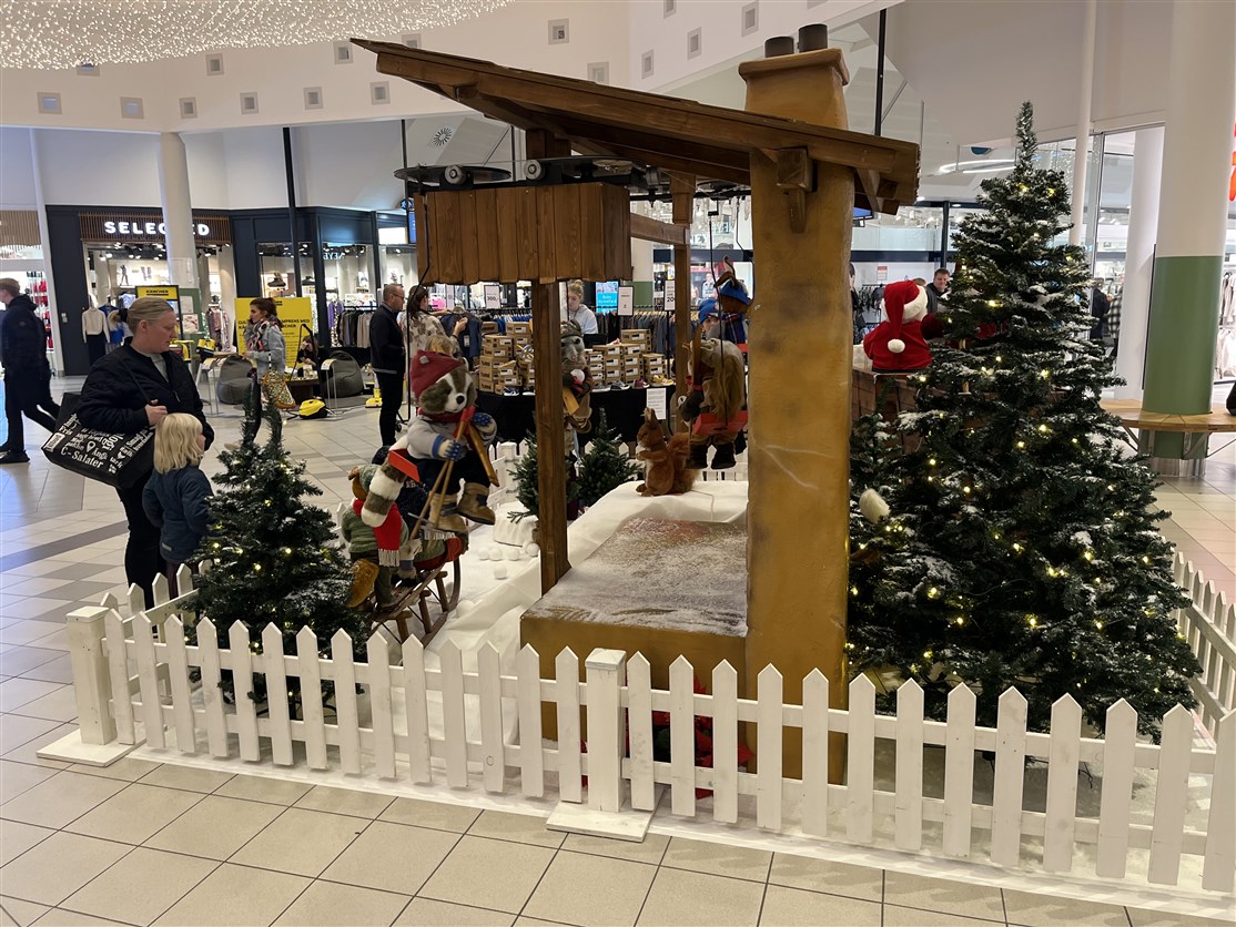 Traditionel juleudstilling i shopping center
*