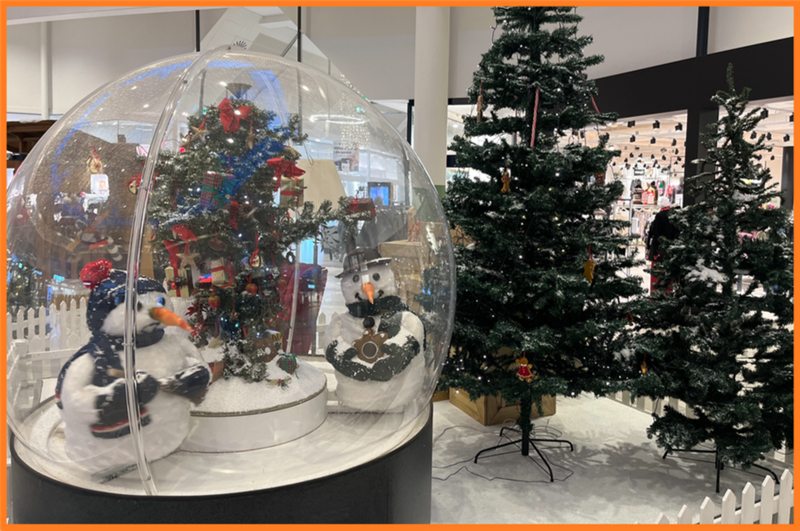 Sne Kuppel opsat i center ved julemandes mødested