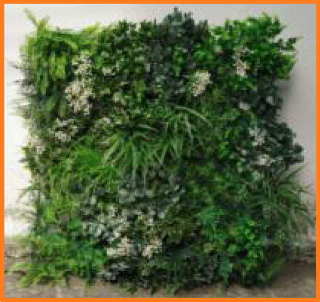 # 006
Klassik Palme m/ store blade
Plante: Silke  Stamme: Glasfiber
Størrelser: H. 3,5 meter