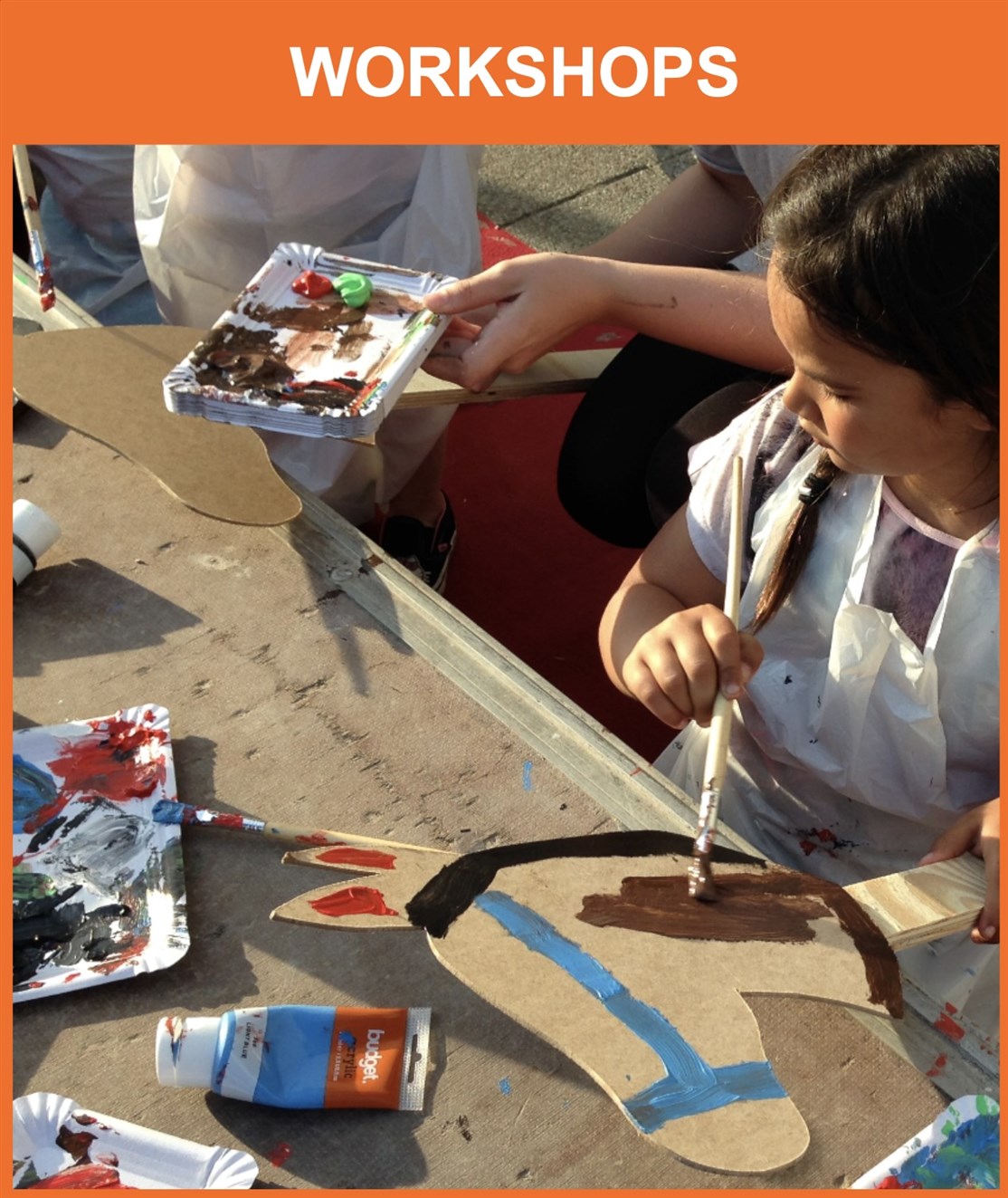 Workshops
Mal en Hest, lav en Indianer Hat eller noget helt andet
Vi tilbyder flere Wild West workshops for børn
*