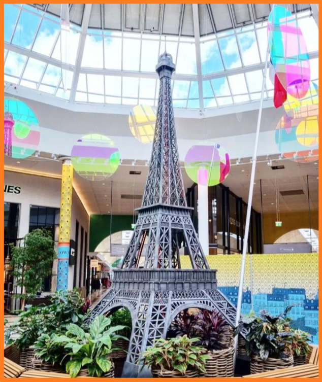 6 meter højt Eiffeltårn opsat i Kolding Storcenter til temaet Paris / Tour de France
