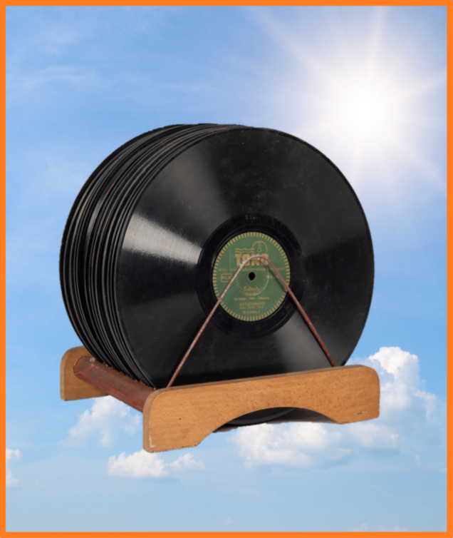 Gamle grammofon plader
Størrelse: 25 x 25 cm.